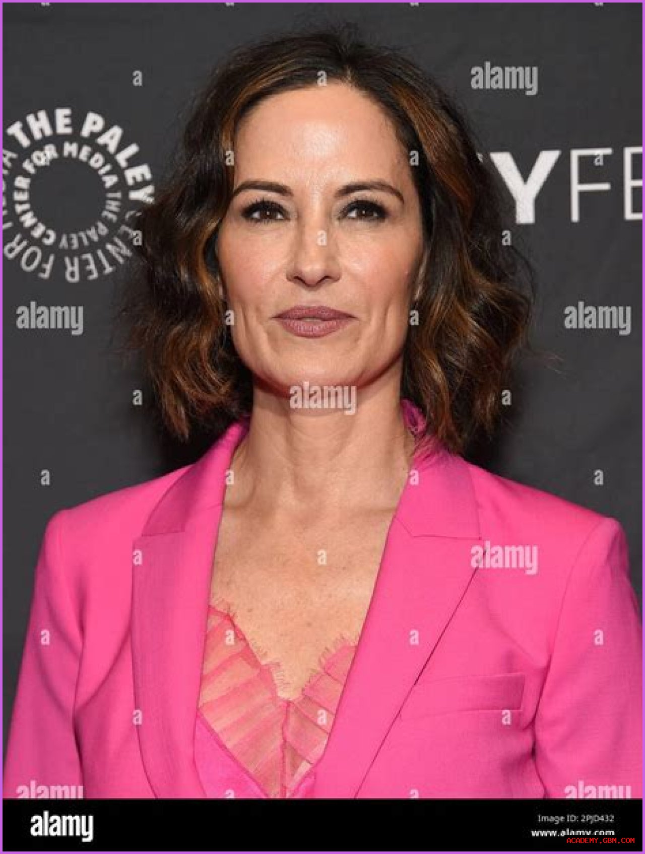 Wendy Moniz: A Comprehensive Look At The Acclaimed Actress